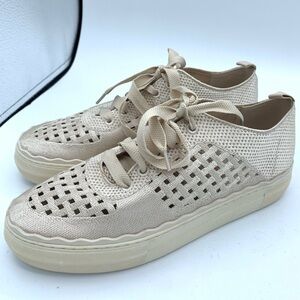 VINCE CAMUTO SHOES SIZE 8.5